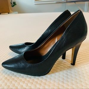 Beautiful Banana Republic Black Pumps, Size 7